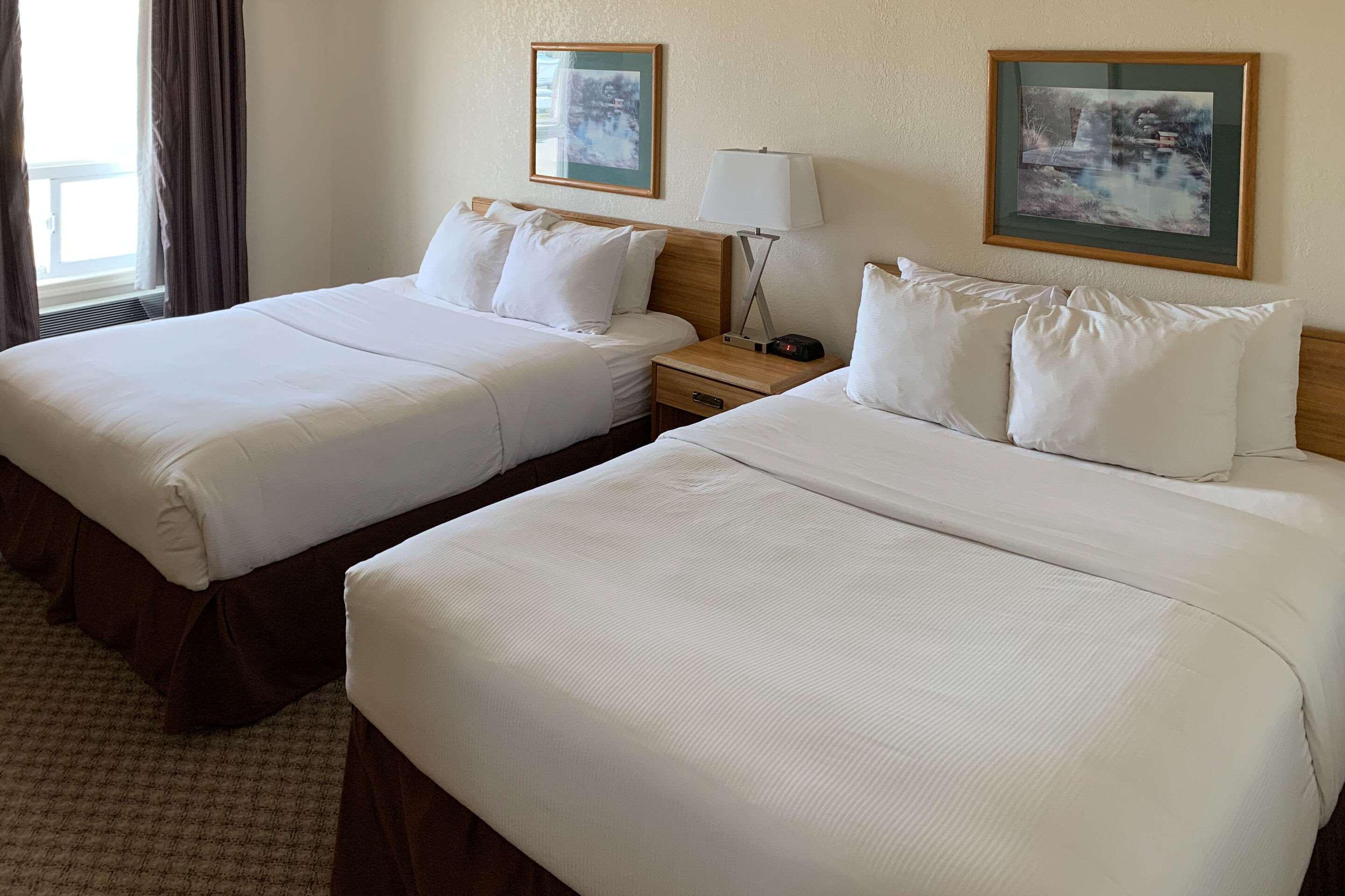 Sky Palace Inn & Suites By Jasper Beeville Dış mekan fotoğraf