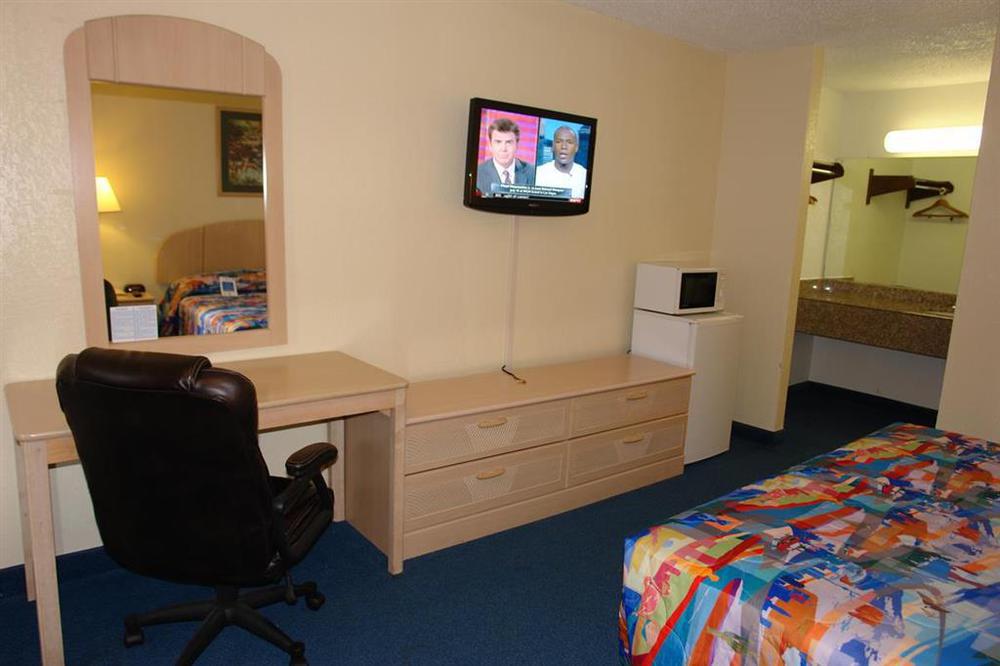 Sky Palace Inn & Suites By Jasper Beeville Oda fotoğraf